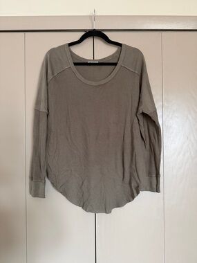 💥3/$20 TNA Taupe Waffle Knit Long Sleeve Top